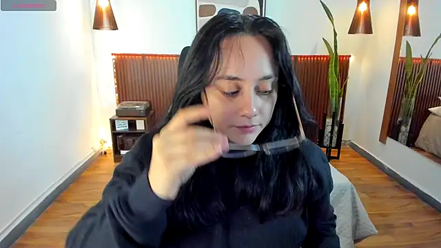 Snapshot of KatherineBond chatting on 25, 10, 2025 KatherineBond online show from 25, 10, 2025
