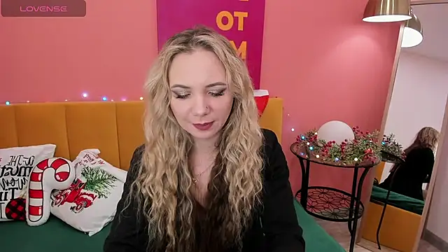 Snapshot of EvaMoran chatting on 26, 12, 2024 EvaMoran online show from 26, 12, 2024