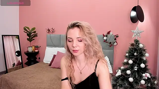 Snapshot of EvaMoran chatting on 30, 12, 2024 EvaMoran online show from 30, 12, 2024
