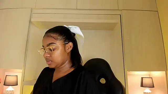 tamaraa smiith online show from 19, 11, 2025