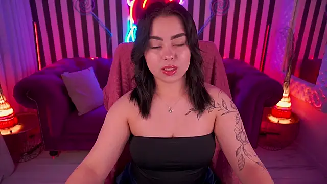 SusieWood online show from 1, 5, 2026