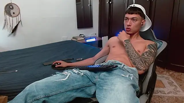 aaron blug online show from 30, 11, 2025