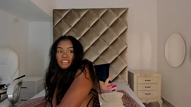  huge boobs ebony online show from 29, 12, 2024