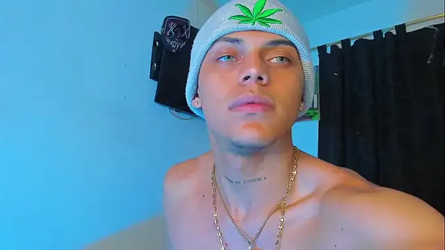 Snapshot of visaelX chatting on 5, 12, 2024 visaelX online show from 5, 12, 2024