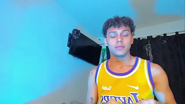 Snapshot of visaelX chatting on 5, 12, 2024 visaelX online show from 5, 12, 2024