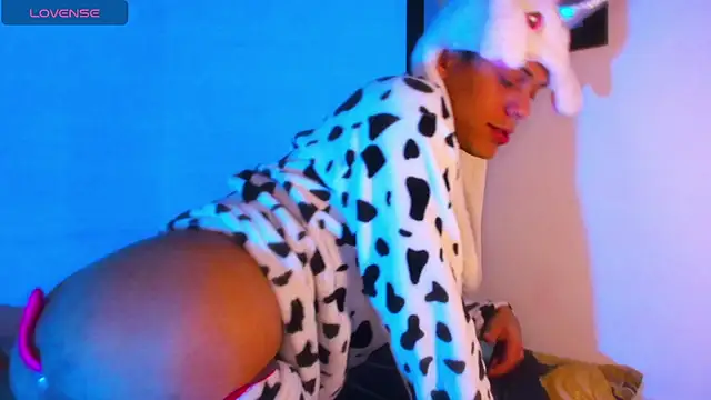 Snapshot of visaelX chatting on 8, 3, 2025 visaelX online show from 8, 3, 2025