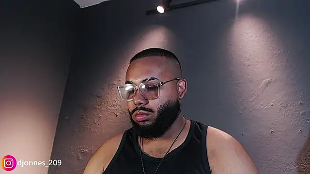 Snapshot of DilanJonnes_ chatting on 12, 3, 2026 DilanJonnes online show from 12, 3, 2026