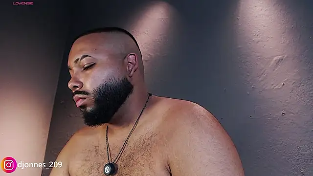 Snapshot of DilanJonnes_ chatting on 13, 3, 2026 DilanJonnes online show from 13, 3, 2026