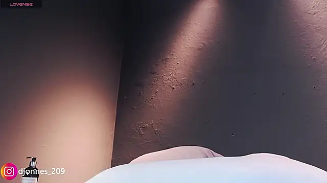 Snapshot of DilanJonnes_ chatting on 15, 3, 2026 DilanJonnes online show from 15, 3, 2026