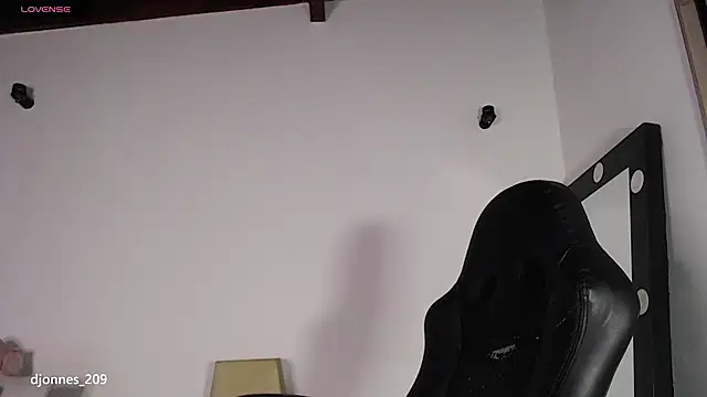 DilanJonnes  online show from 30, 5, 2026
