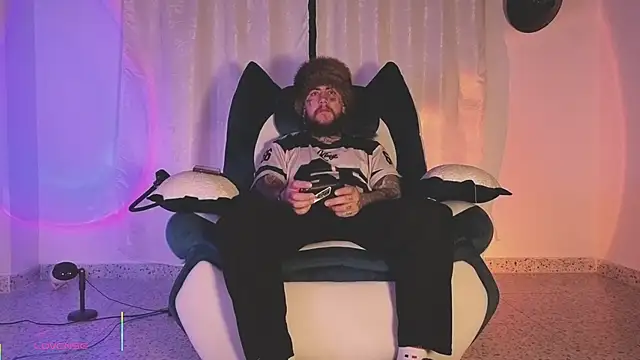 Ash gusbig online show from 4, 5, 2026