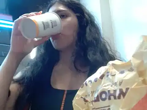 Snapshot of yazmin_z_com124 chatting on 3, 1, 2025 yazmin z com124 online show from 3, 1, 2025