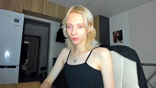 Snapshot of _Alice_Kitty chatting on 1, 12, 2025 Alice Kitty online show from 1, 12, 2025