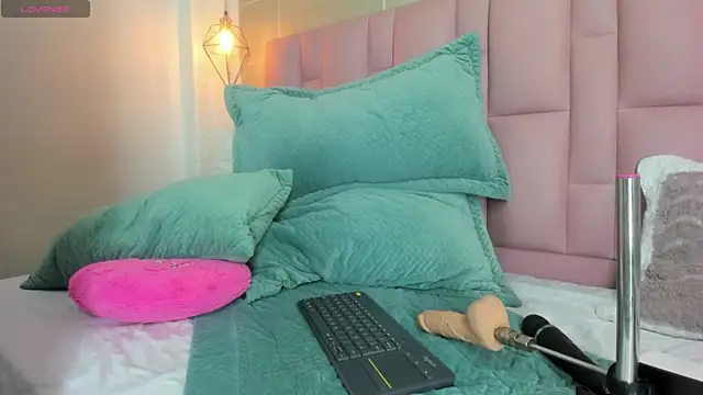 Snapshot of Abbyadams chatting on 9, 3, 2025 Abbyadams online show from 9, 3, 2025