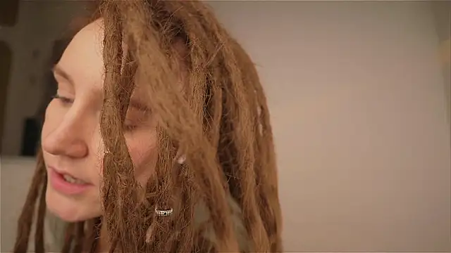 Snapshot of Winnie_sweet chatting on 4, 4, 2026 Winnie sweet online show from 4, 4, 2026