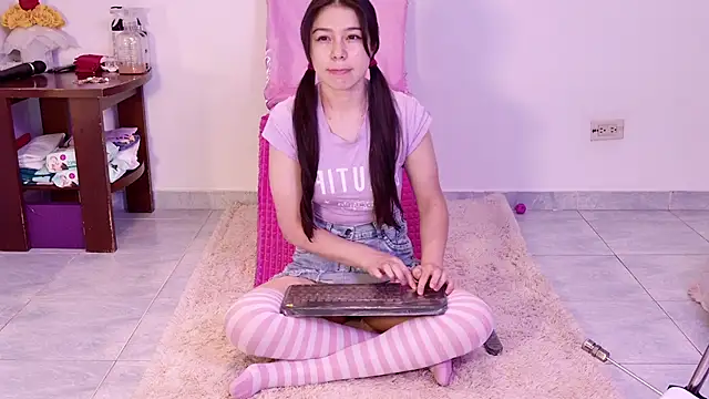 Snapshot of pink_flower_ chatting on 23, 9, 2025 pink flower  online show from 23, 9, 2025