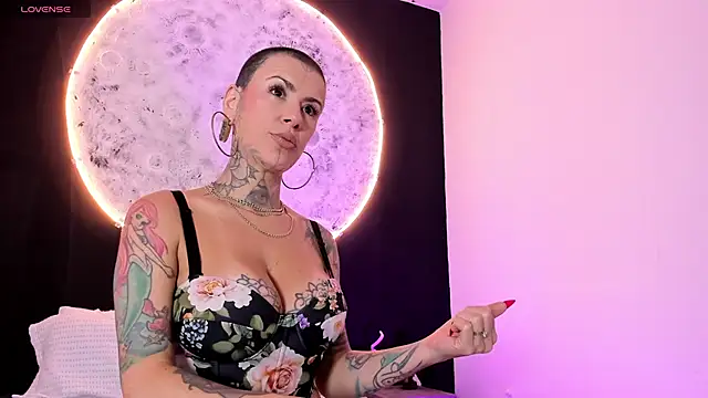 GinebraaFox  online show from 6, 3, 2025