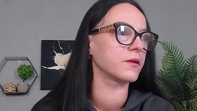 IzabelllNoir online show from 13, 5, 2026