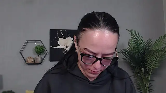 IzabelllNoir online show from 17, 5, 2026