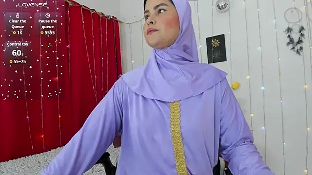 AishaAmin  online show from 20, 11, 2025