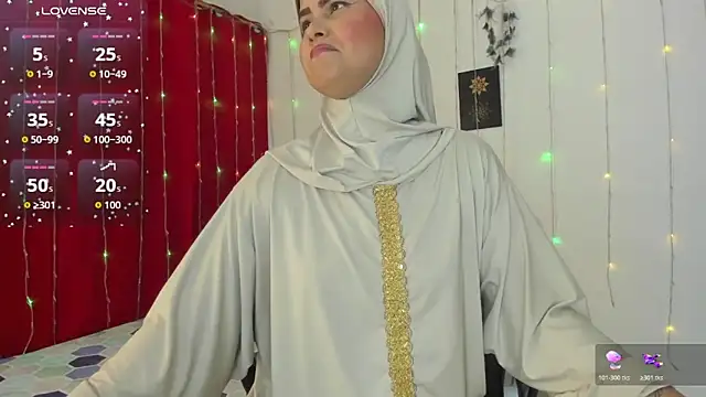 Snapshot of AishaAmin_ chatting on 9, 3, 2026 AishaAmin online show from 9, 3, 2026