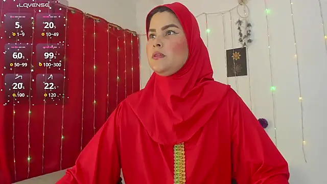 Snapshot of AishaAmin_ chatting on 8, 4, 2026 AishaAmin online show from 8, 4, 2026