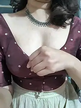 Snapshot of Brown_Maxi chatting on 13, 12, 2024 Brown Maxi online show from 13, 12, 2024