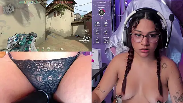 PetiteSophie  online show from 5, 2, 2025