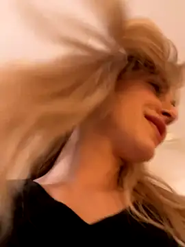 SerenaBennet online show from 28, 11, 2025