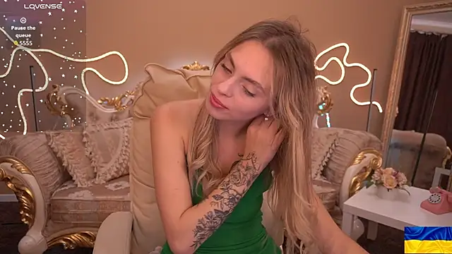 ChloeBrightt online show from 3, 10, 2025