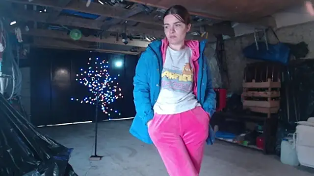  JustmeHere  online show from 5, 12, 2025