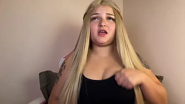 SweetPaige  online show from 6, 1, 2025