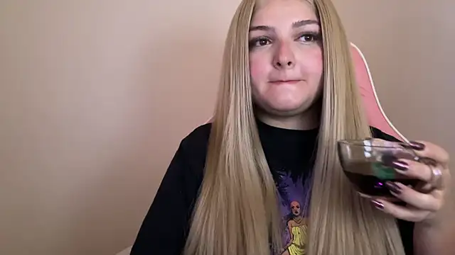 SweetPaige  online show from 6, 2, 2025