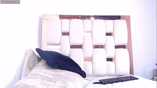 Snapshot of ItsVenuss chatting on 17, 3, 2026 ItsVenuss online show from 17, 3, 2026