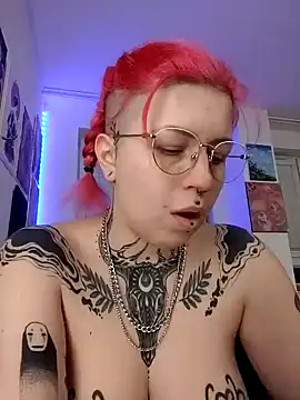Snapshot of divine_eve chatting on 6, 2, 2025 divine eve online show from 6, 2, 2025