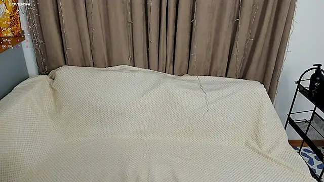 Snapshot of mira_robinsonnn chatting on 21, 1, 2025 mira robinsonnn online show from 21, 1, 2025