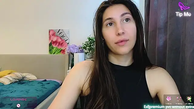 Snapshot of marrycolins chatting on 19, 6, 2026 marrycolins online show from 19, 6, 2026