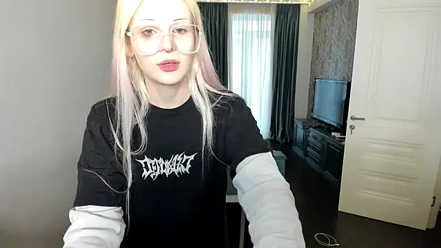 Snapshot of sashakiss99 chatting on 26, 12, 2024 sashakiss99 online show from 26, 12, 2024