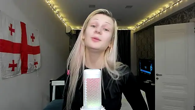 Snapshot of sashakiss99 chatting on 14, 1, 2025 sashakiss99 online show from 14, 1, 2025