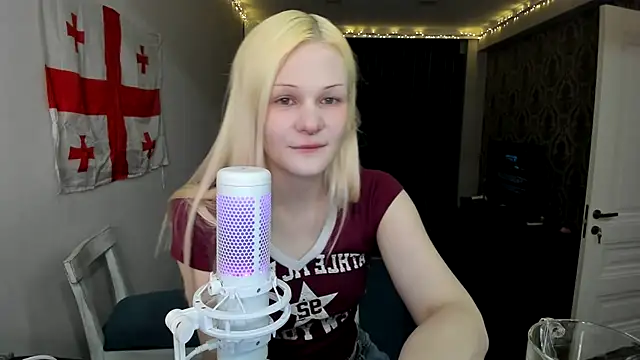 Snapshot of sashakiss99 chatting on 20, 2, 2025 sashakiss99 online show from 20, 2, 2025