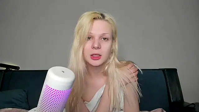 Snapshot of sashakiss99 chatting on 15, 3, 2025 sashakiss99 online show from 15, 3, 2025