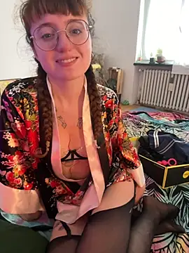 Snapshot of _foxygirl_ chatting on 21, 10, 2025 foxygirl online show from 21, 10, 2025