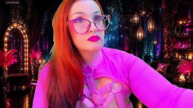 Snapshot of helenas_fantasy chatting on 30, 4, 2026 helenas fantasy online show from 30, 4, 2026