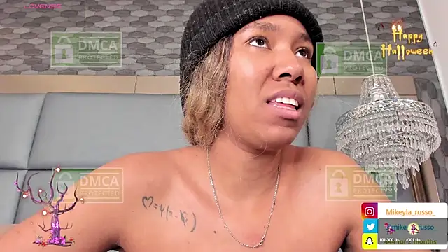 Mikeyla-Russo online show from 16, 10, 2025