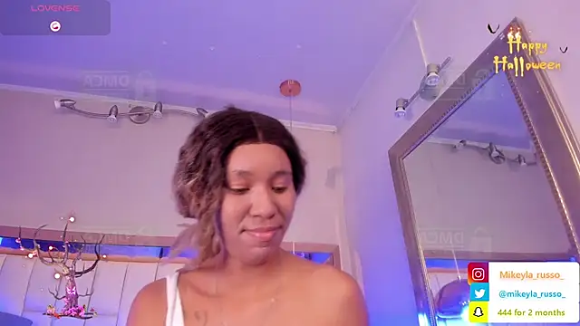 Mikeyla-Russo online show from 23, 10, 2025