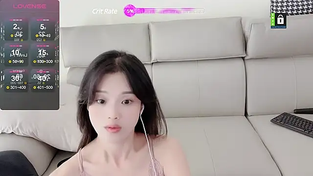 Snapshot of _YouY_ chatting on 4, 12, 2024 YouY online show from 4, 12, 2024