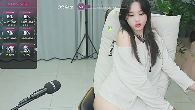 Snapshot of _YouY_ chatting on 7, 2, 2025 YouY online show from 7, 2, 2025