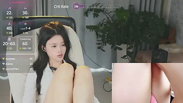 Snapshot of _YouY_ chatting on 2, 3, 2025 YouY online show from 2, 3, 2025