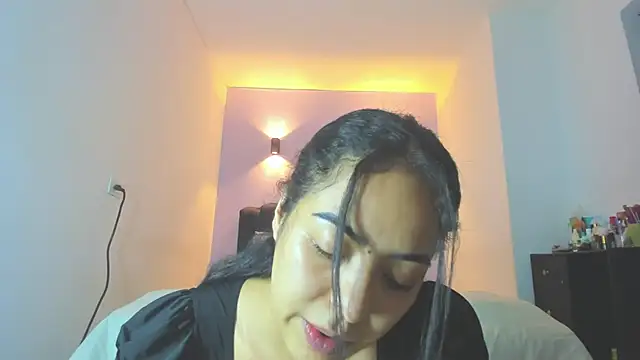 Sofia Clauss  online show from 30, 4, 2026