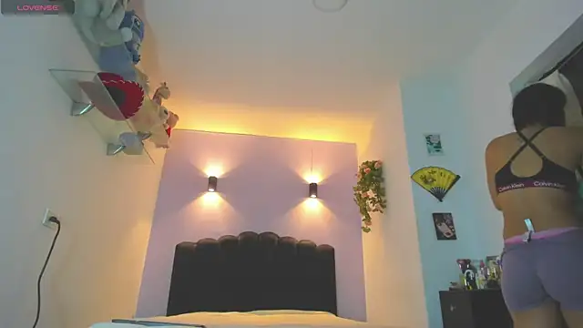 Sofia Clauss  online show from 19, 6, 2026